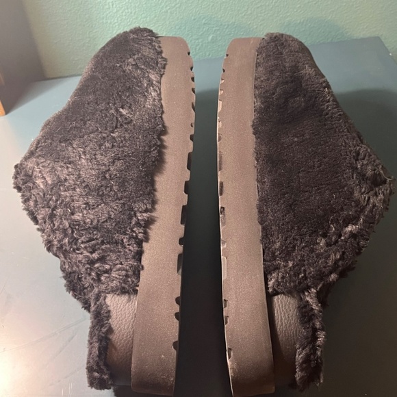 Ugg Fuzz Sugar Slide Black size 9 - Picture 11 of 12